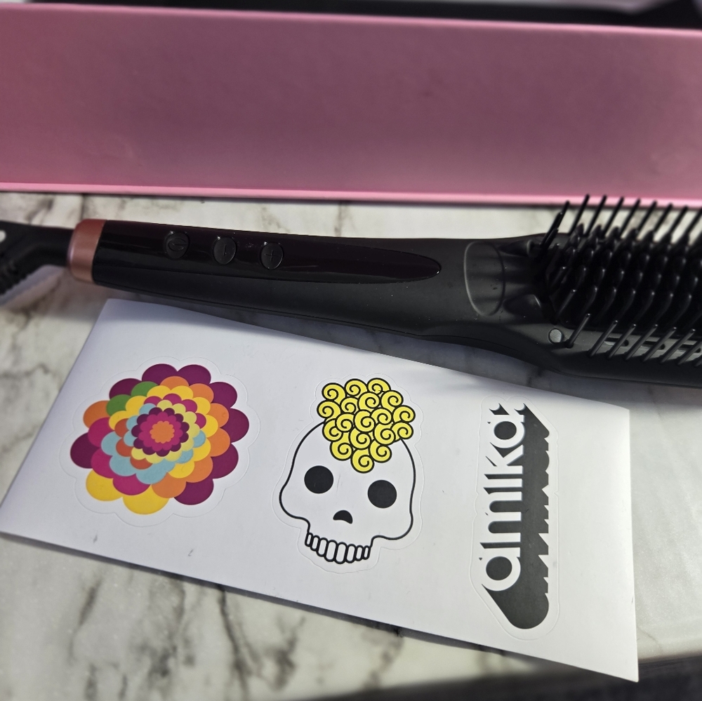 Amika Black Hair Tool - Picture 2 of 6